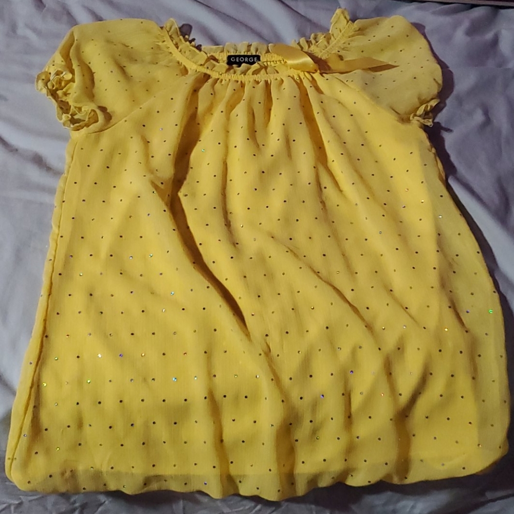 Kids girl yellow shirt
